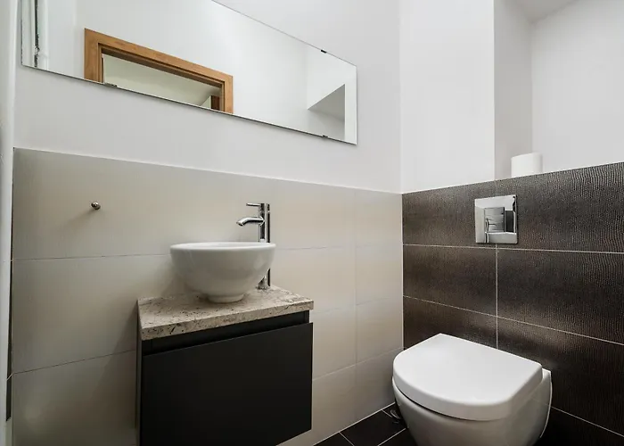 Plac Politechniki By Bookinghost Warsaw