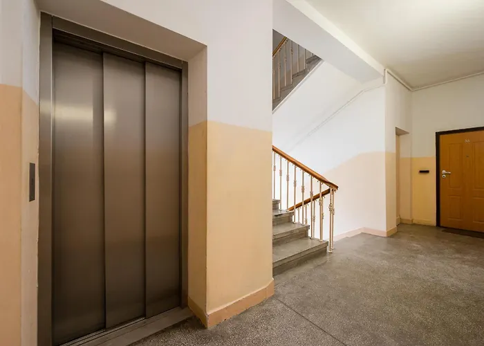 Plac Politechniki By Bookinghost Warsaw