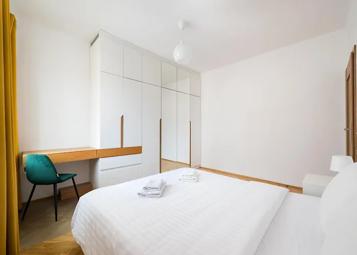 Plac Politechniki By Bookinghost *