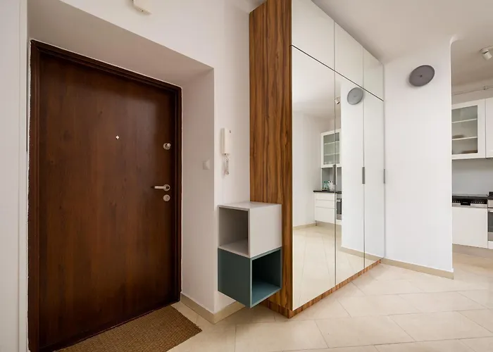 Plac Politechniki By Bookinghost * Varšava